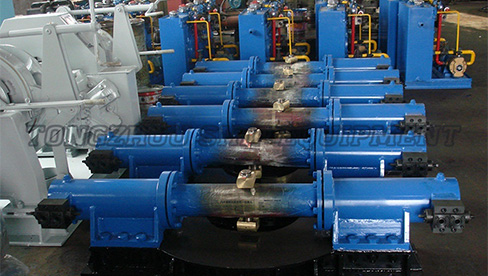 Haarukkatyyppinen hydraulinen ohjausvaihde
